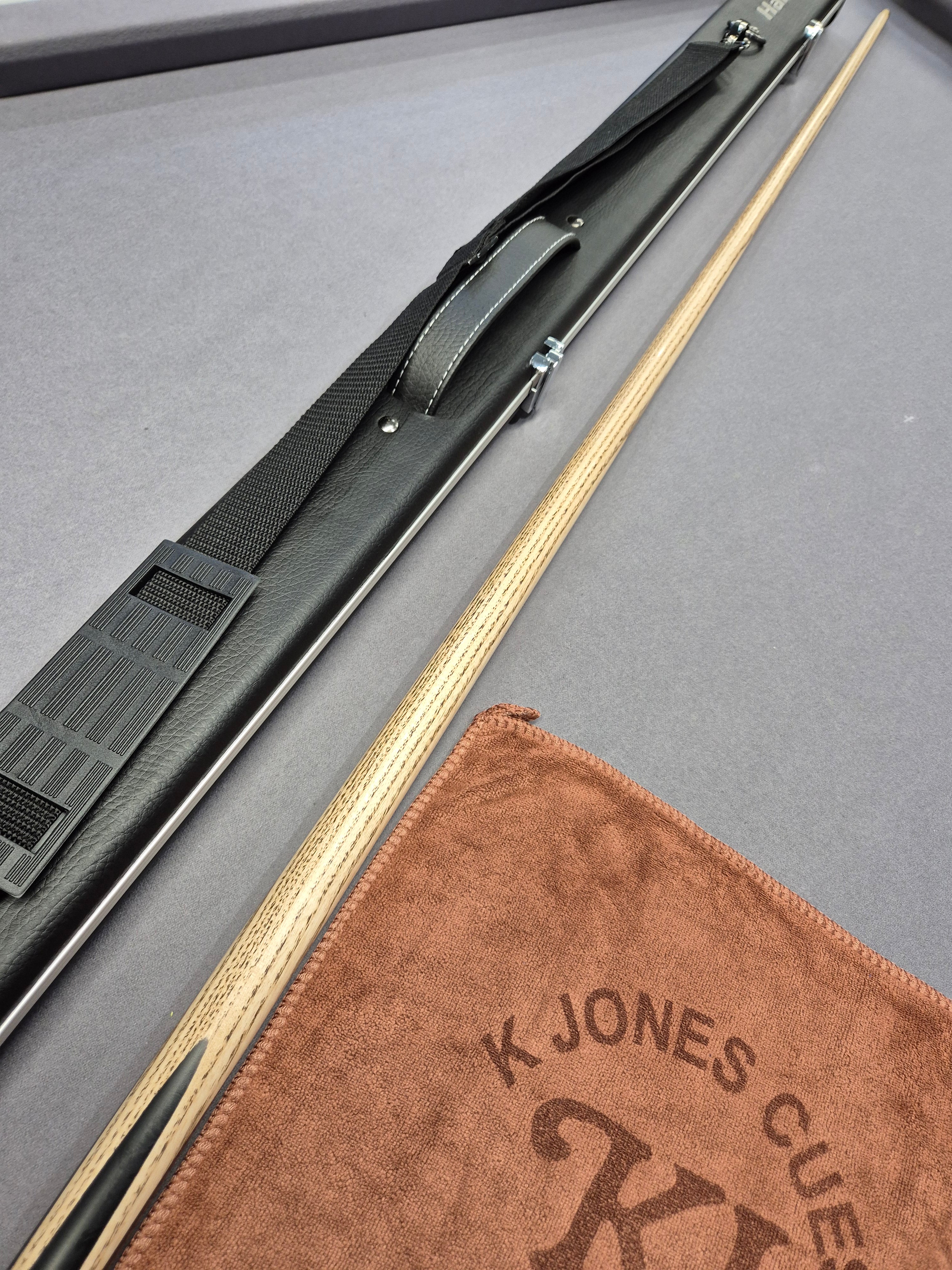 Peradon Chester Cue & Halo Case Set with Accessories