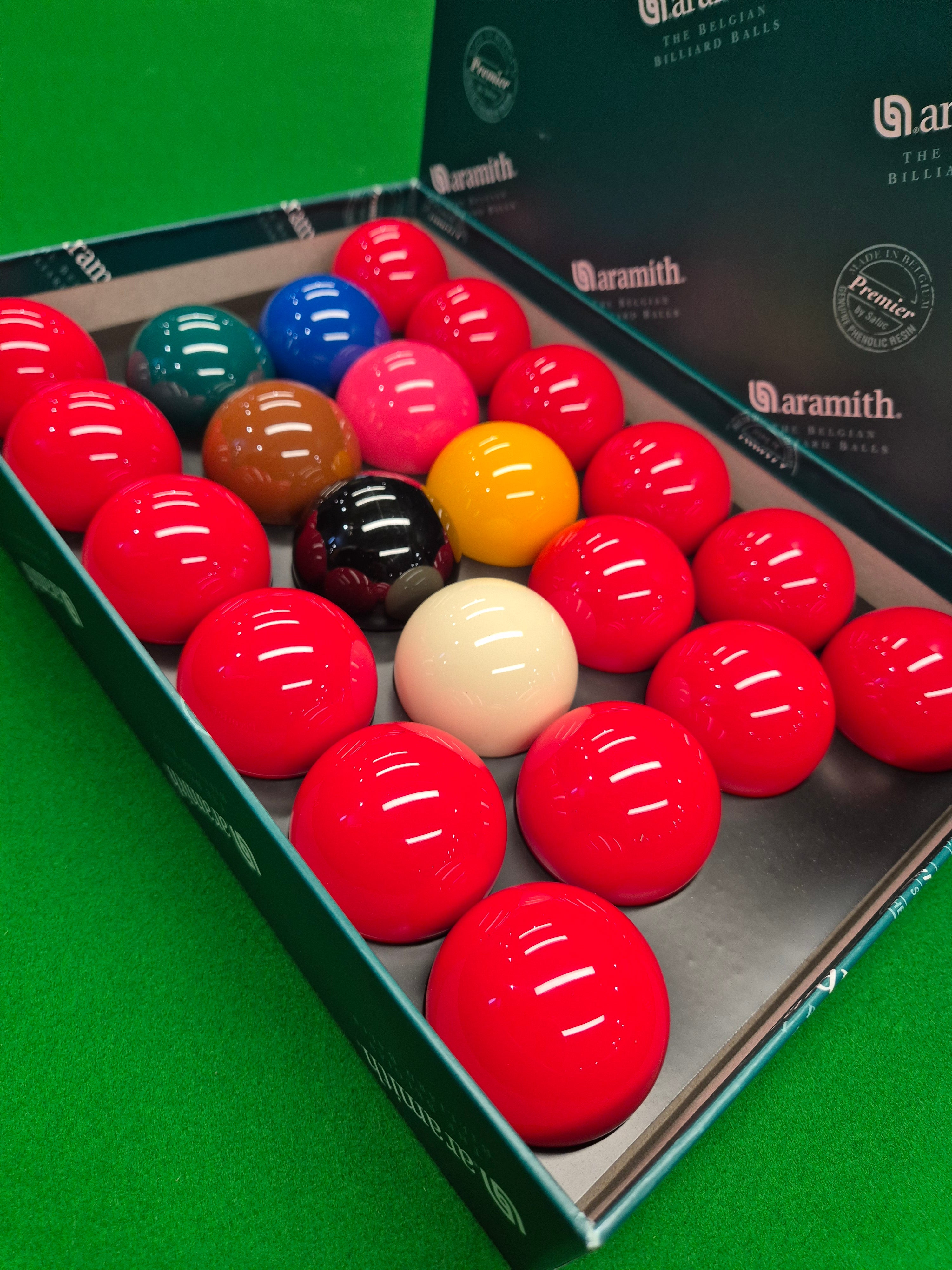 Aramith Premier Snooker Balls