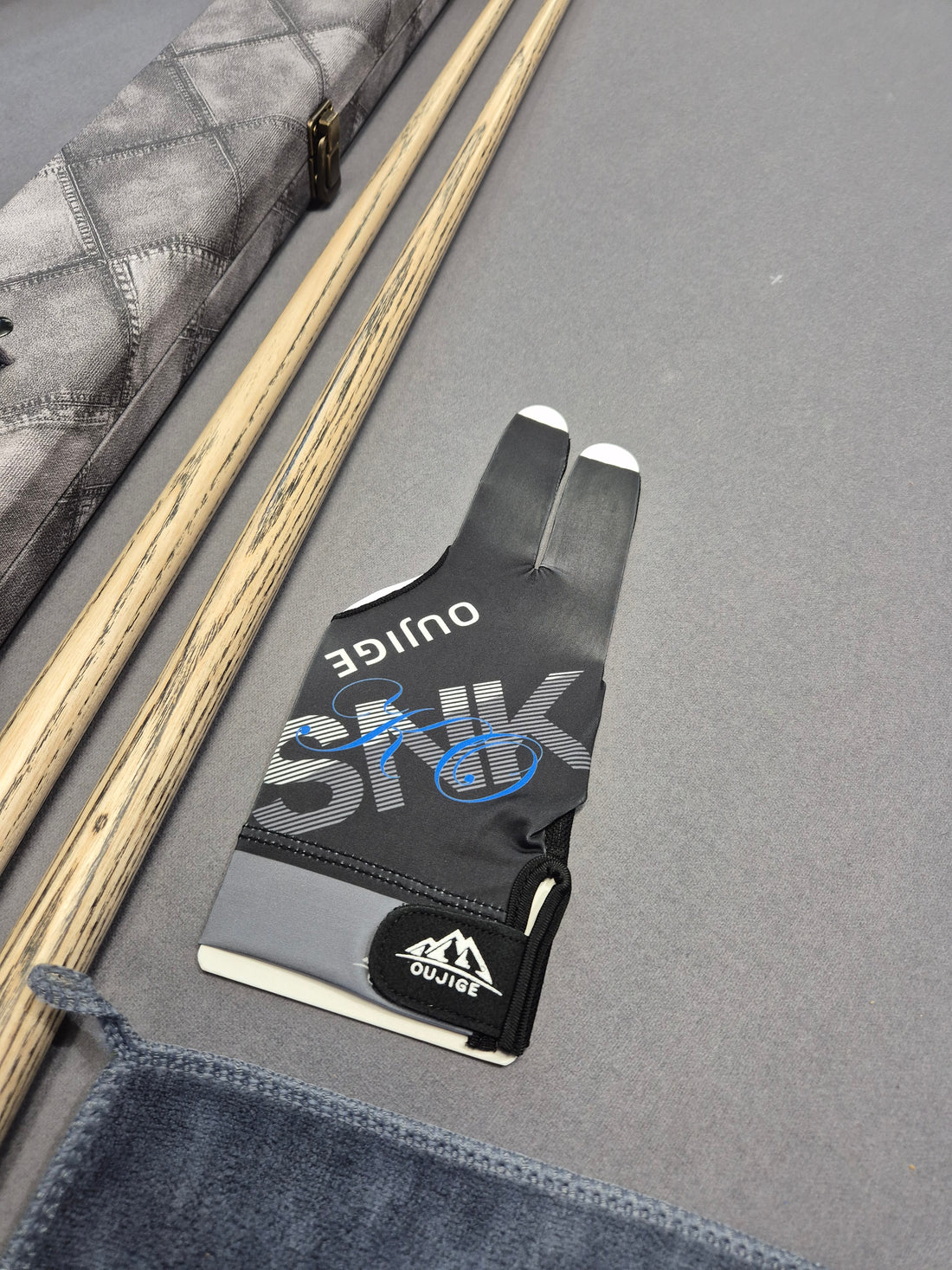 Ultimate Pool Limited Tom Cousins Pool Cue & Break Cue Set with Case and Accessories