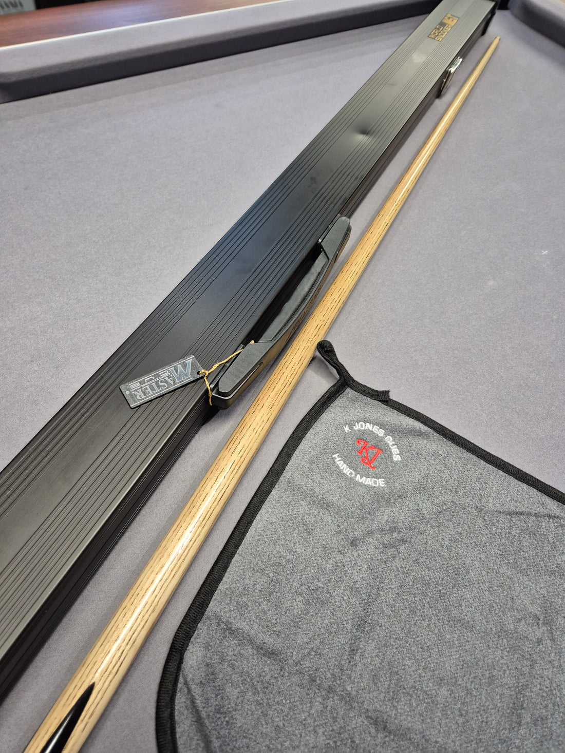 Master Cue, Cue & Case Set with Accessories