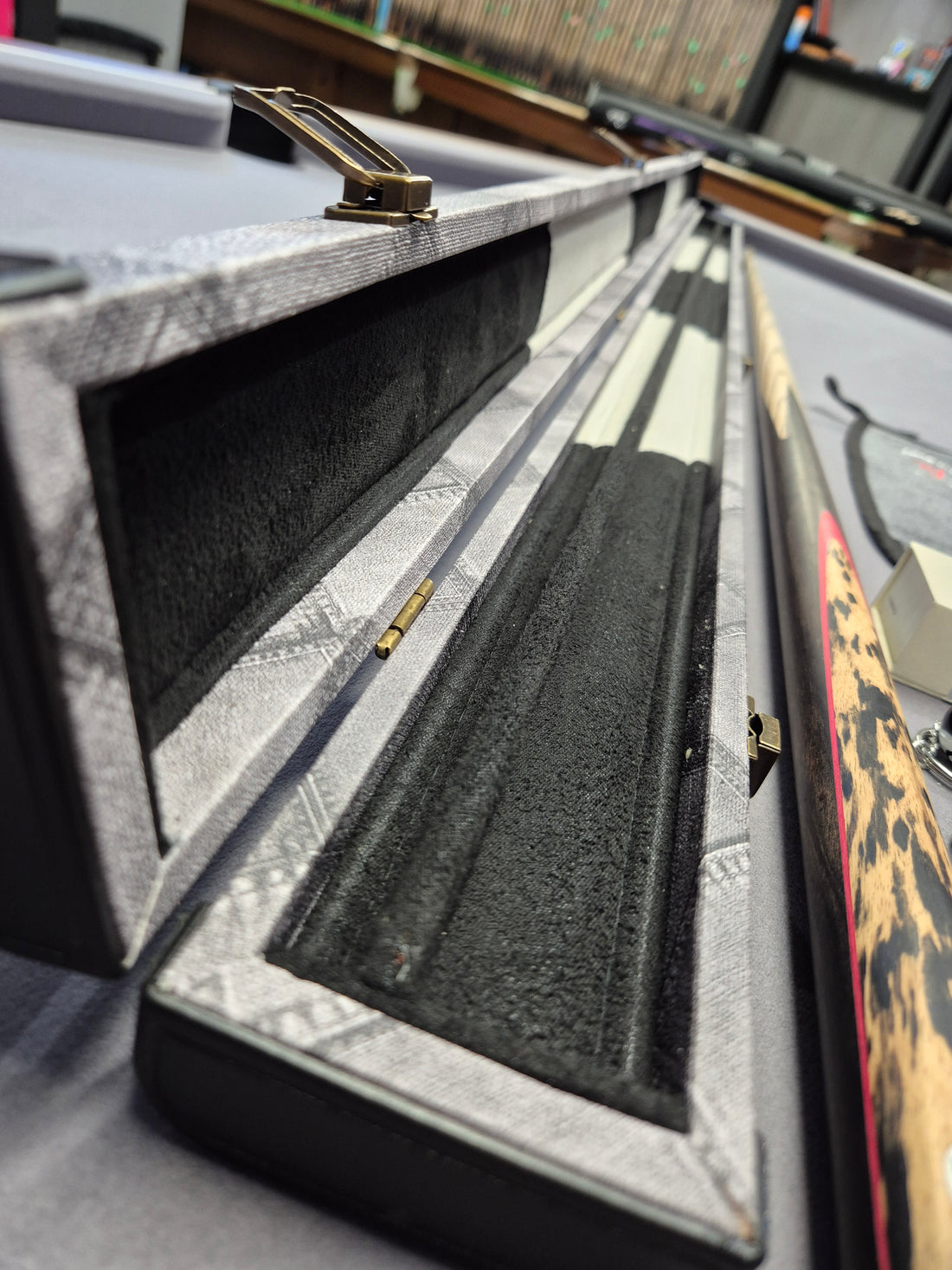 Pattana Cue & Case Set with Accessories