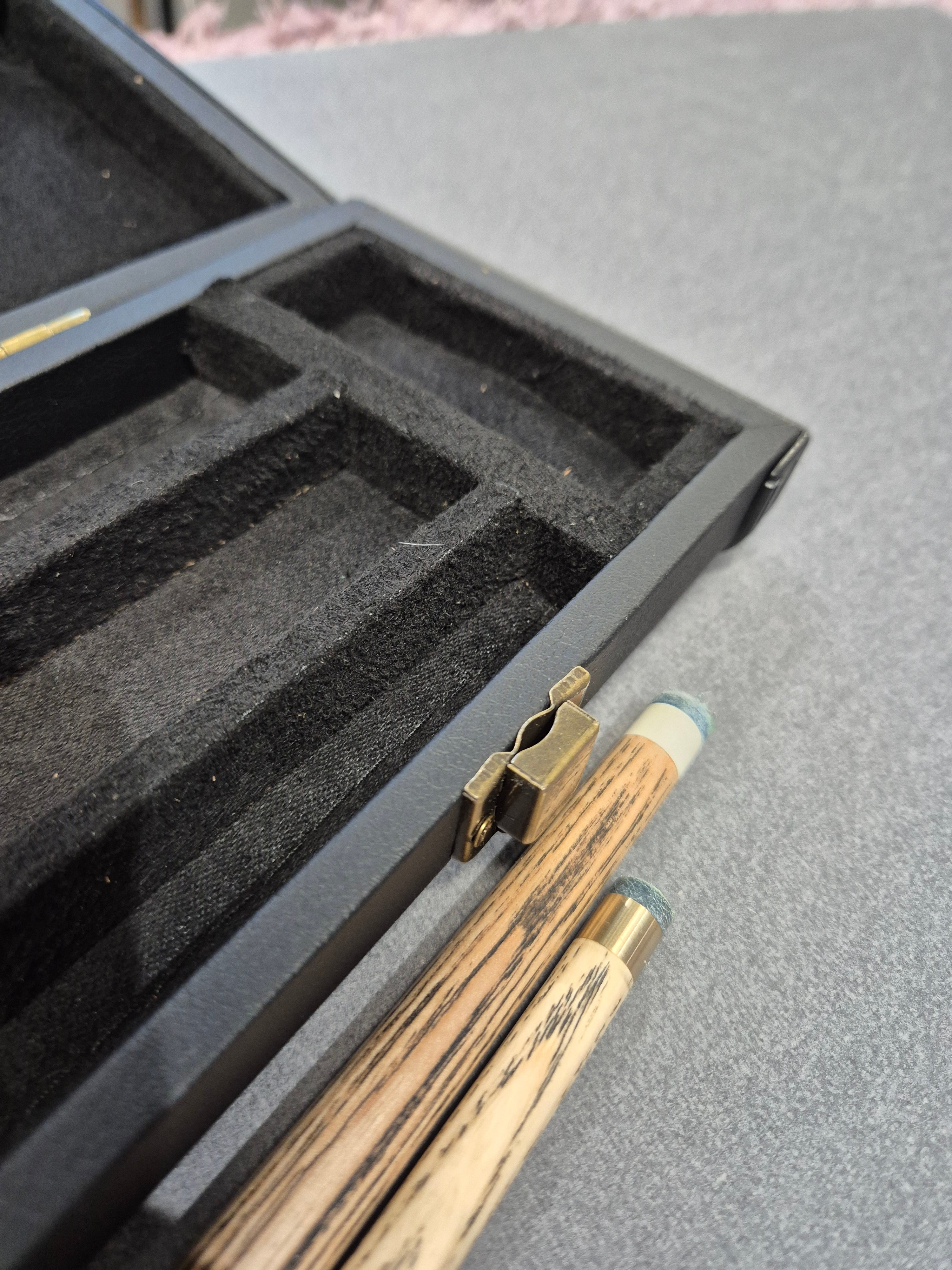 New Niche Playing Cue, Break Cue & Case Set with Accessories