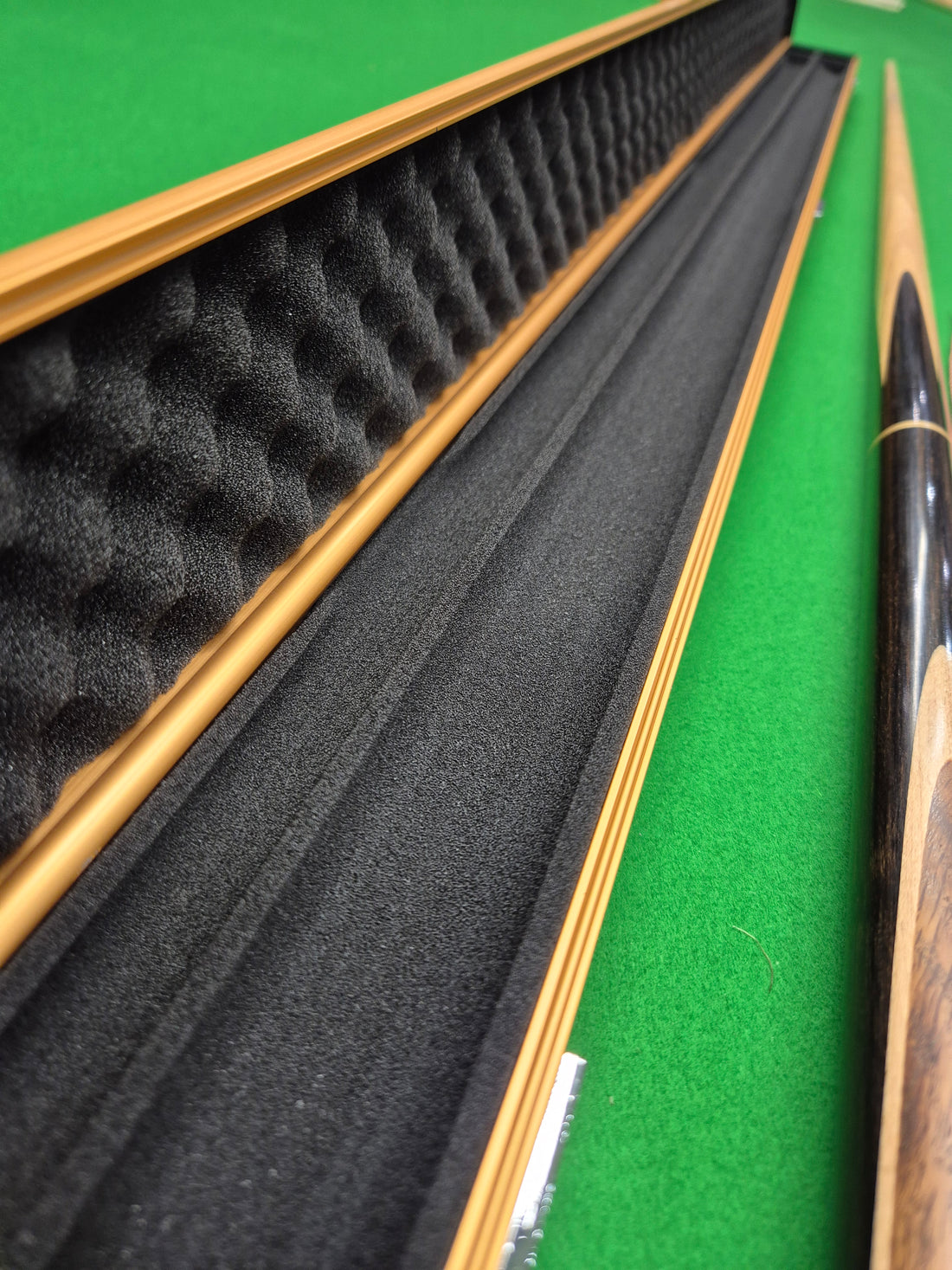 Rob Silverwood 3/4 Cue & Case Set with Accessories