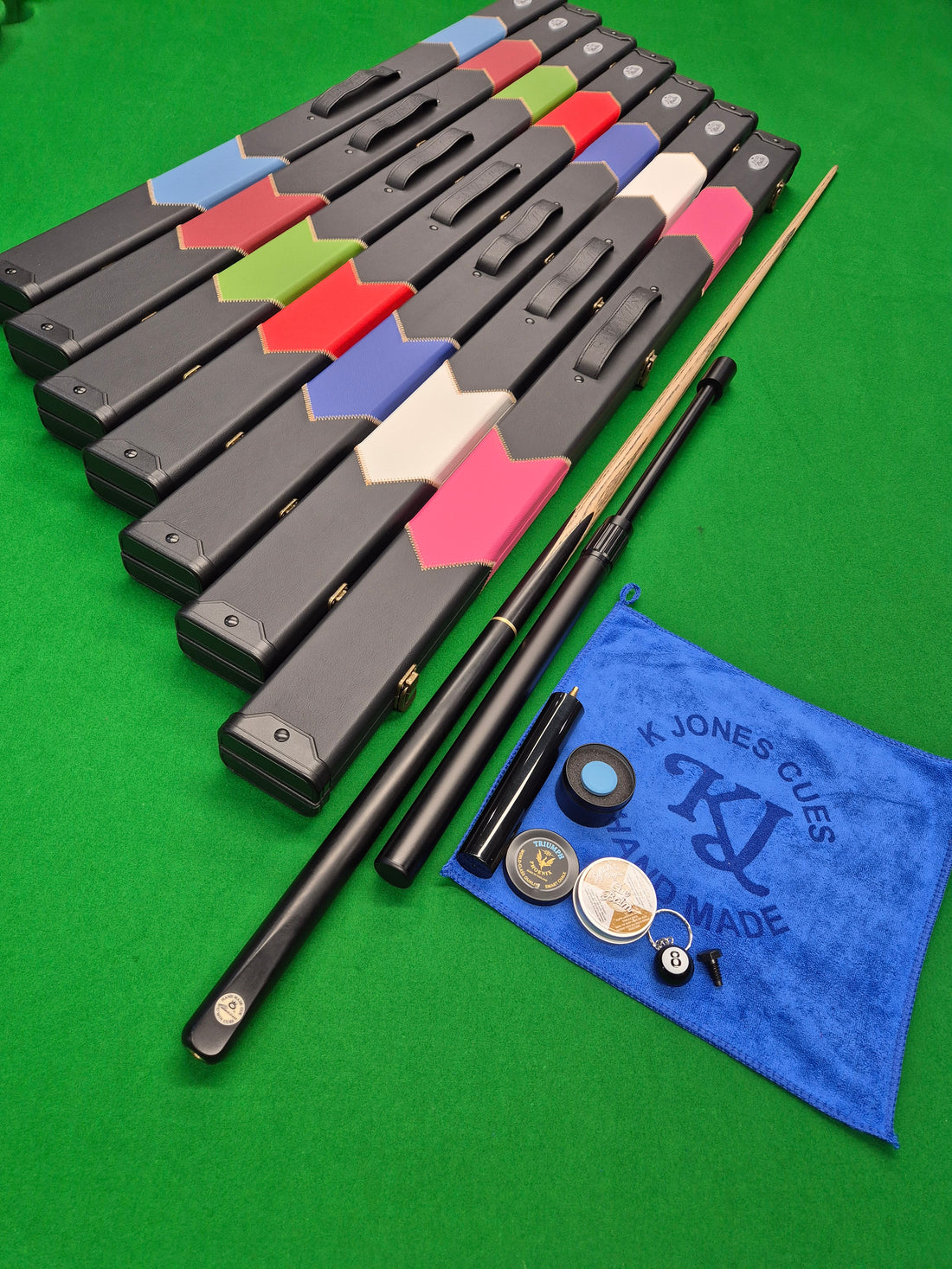 New O'Min Classic Cue & Case Set With Accessories