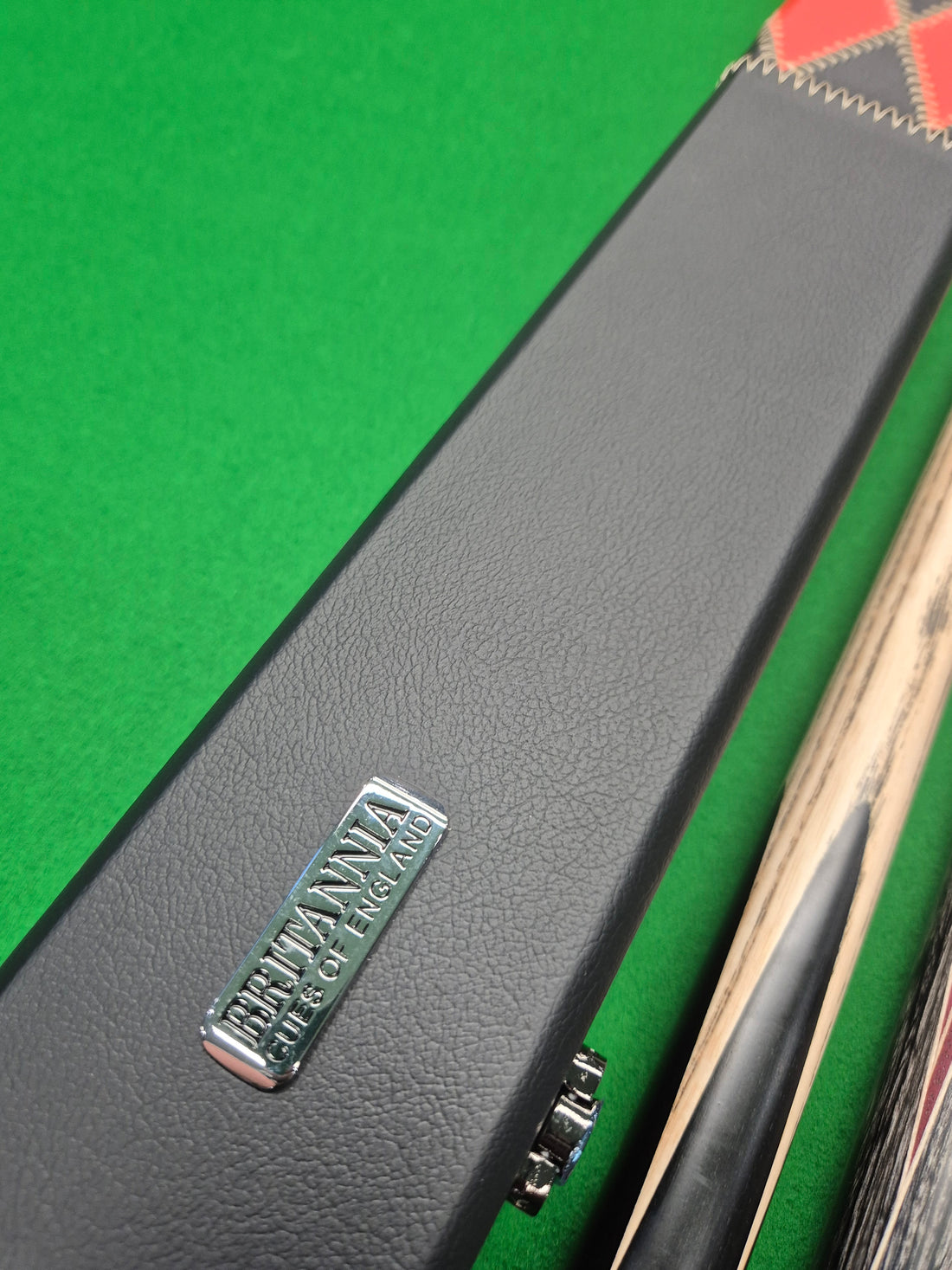 New Britannia Lance Cue & Case Set with Accessories