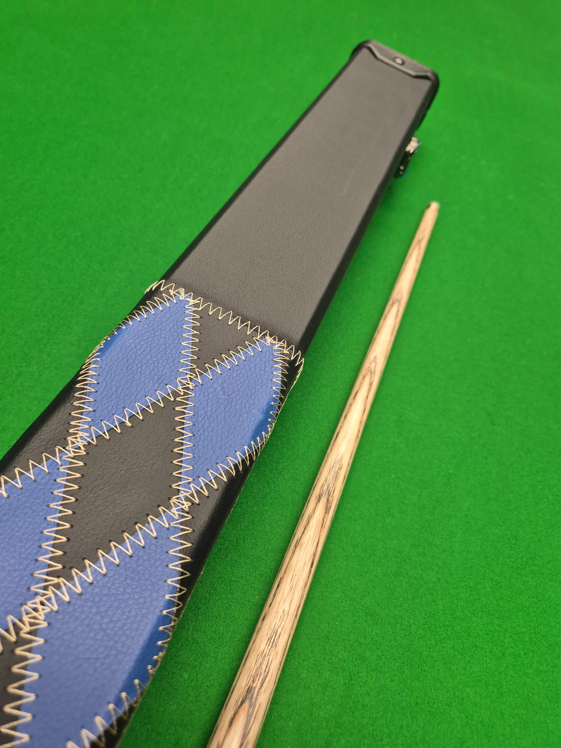 New Britannia Blue Streak Cue & Case Set with Accessories