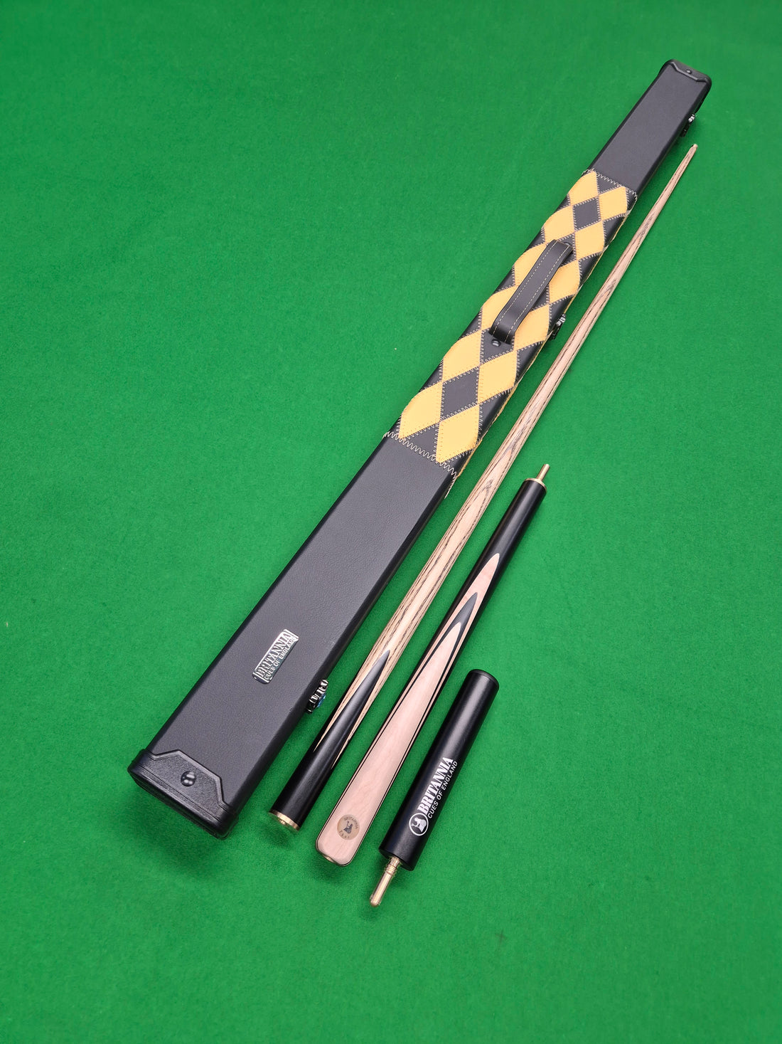 New Britannia Thor Cue & Case Set with Accessories