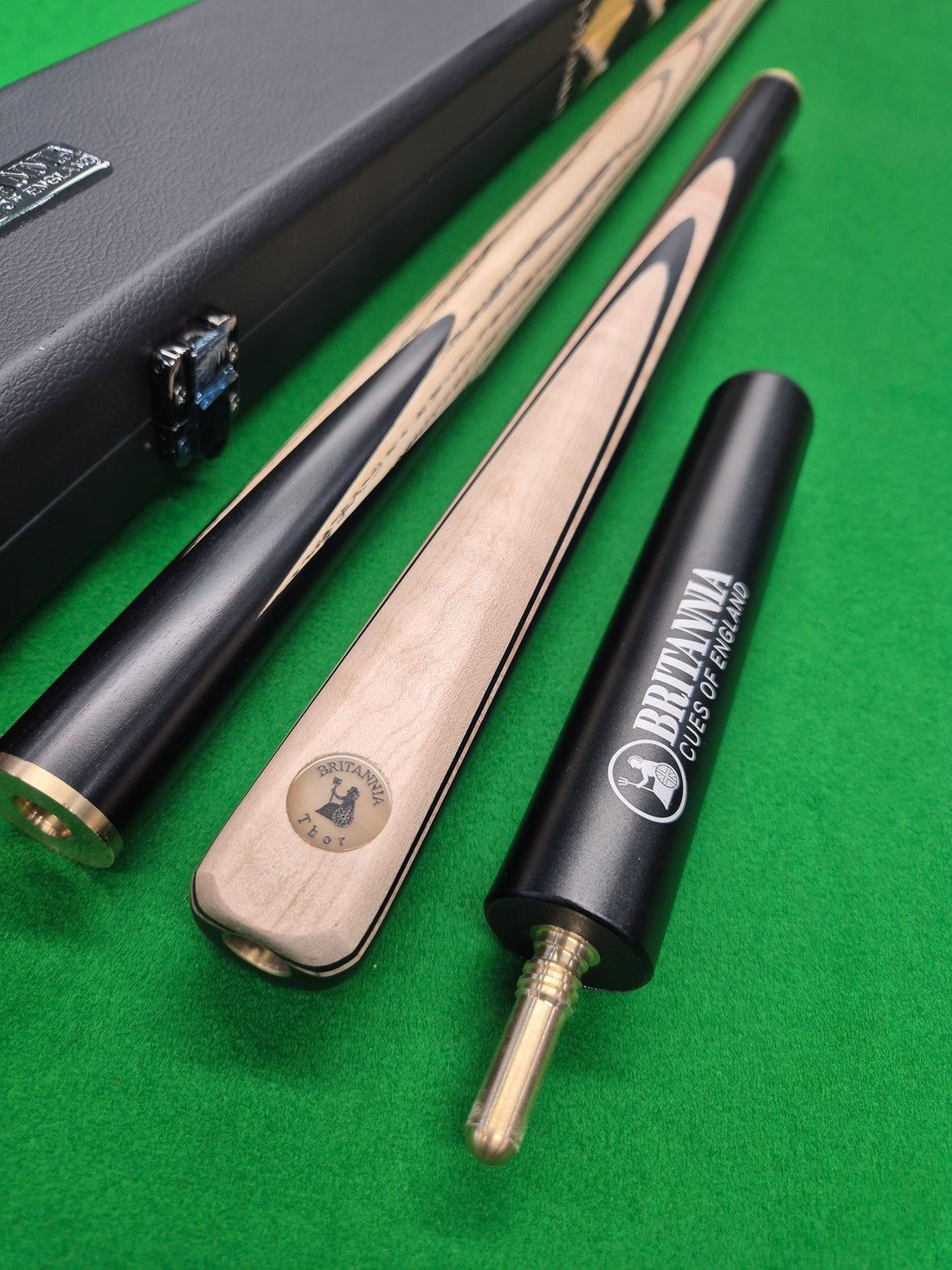 New Britannia Thor Cue & Case Set with Accessories