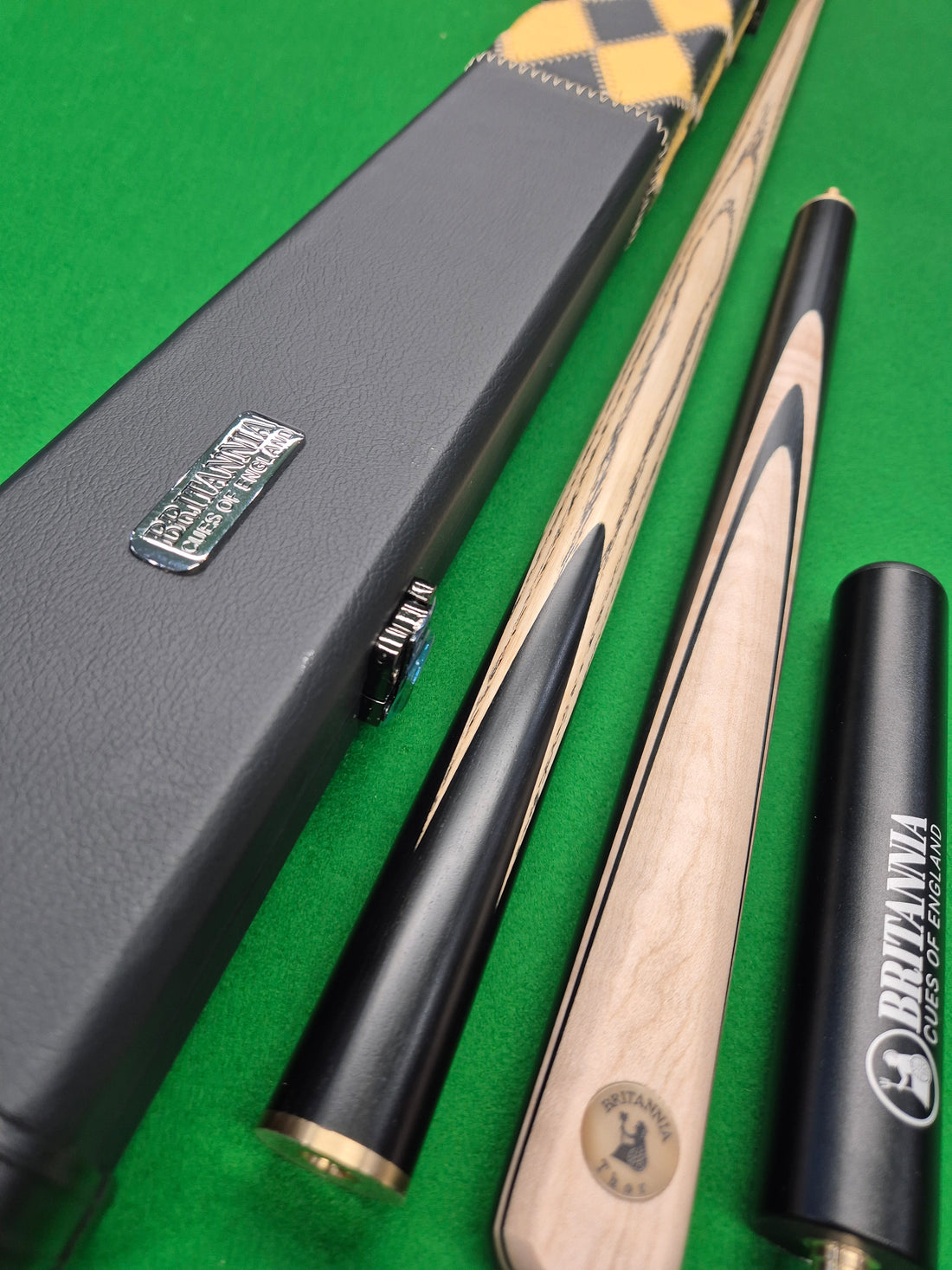 New Britannia Thor Cue & Case Set with Accessories