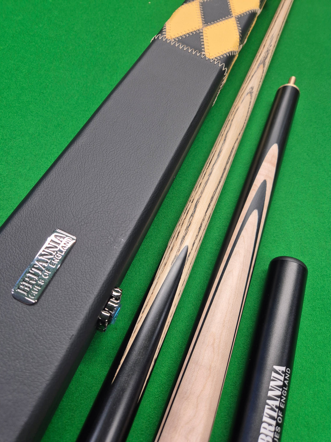 New Britannia Thor Cue & Case Set with Accessories
