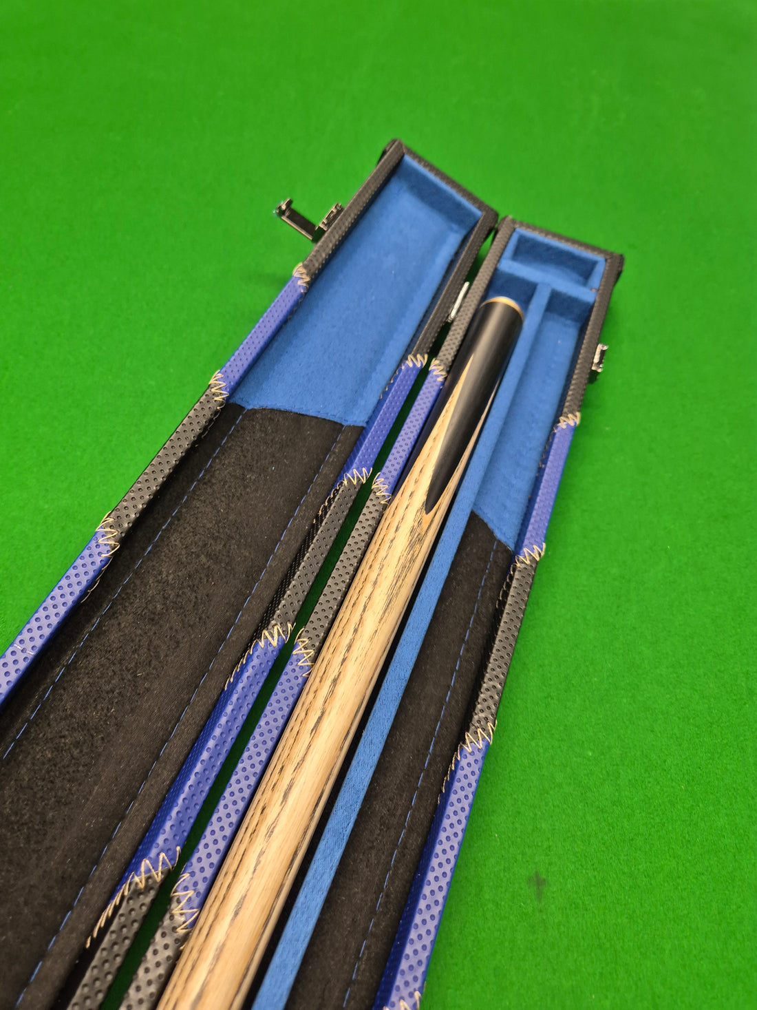 New Britannia Neptune Cue & Case Set with Accessories