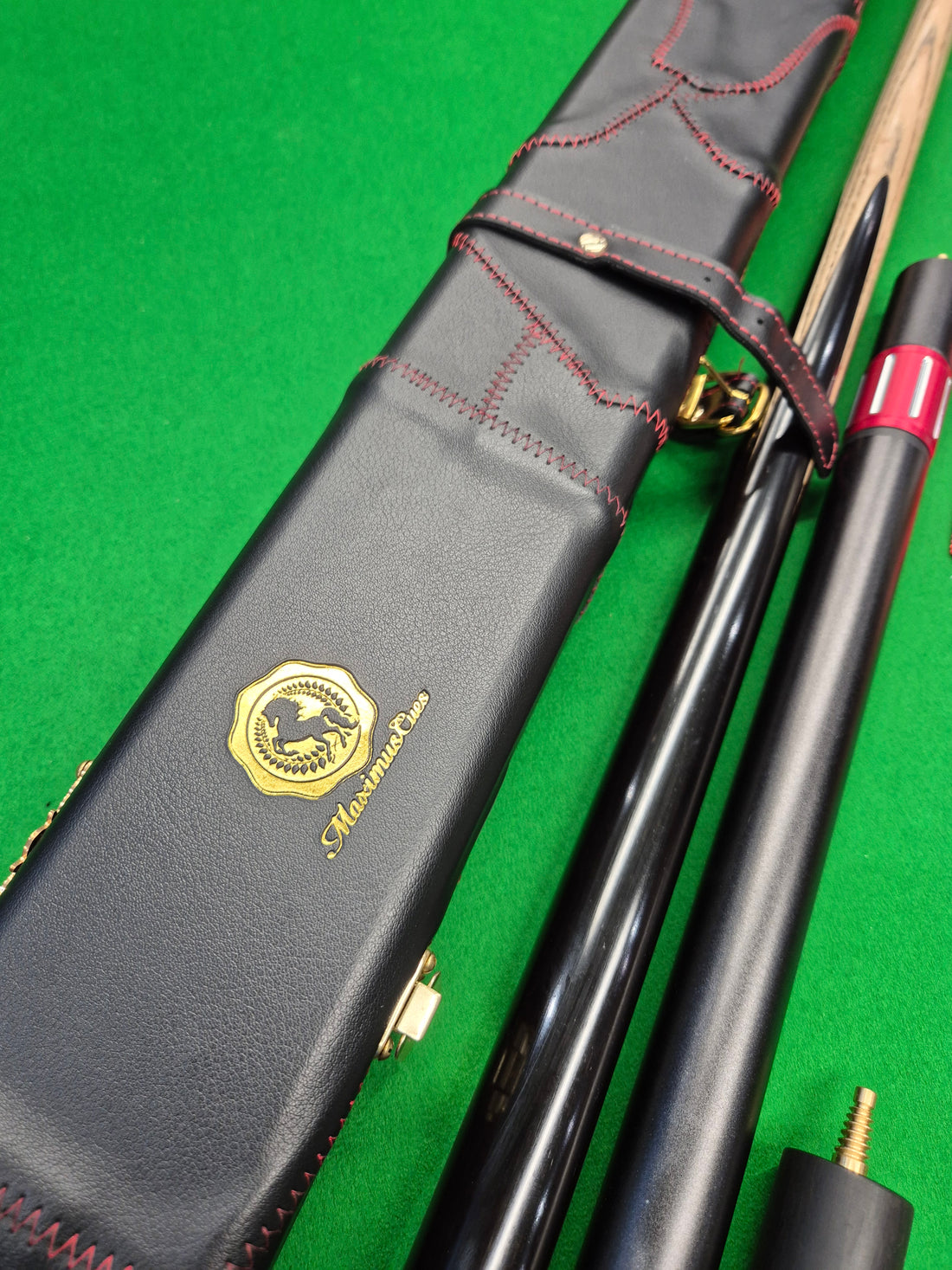 New Maximus Premium Cue & Case Set With Accessories