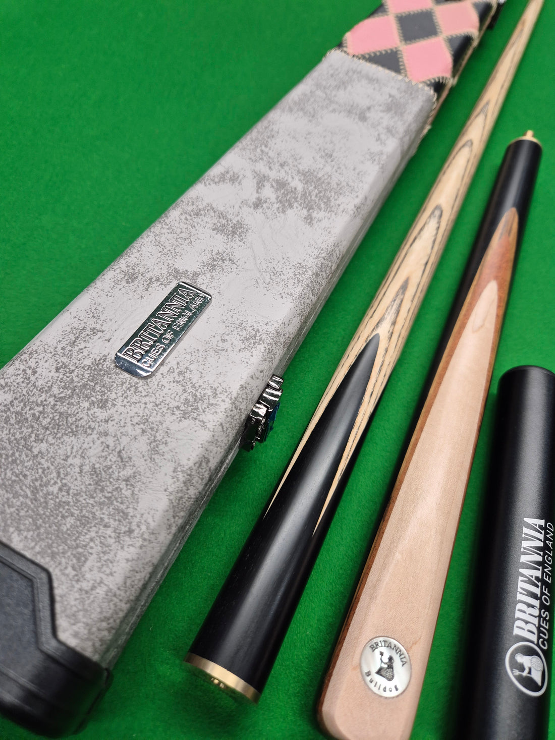 New Britannia Bulldog Cue & Case Set with Accessories