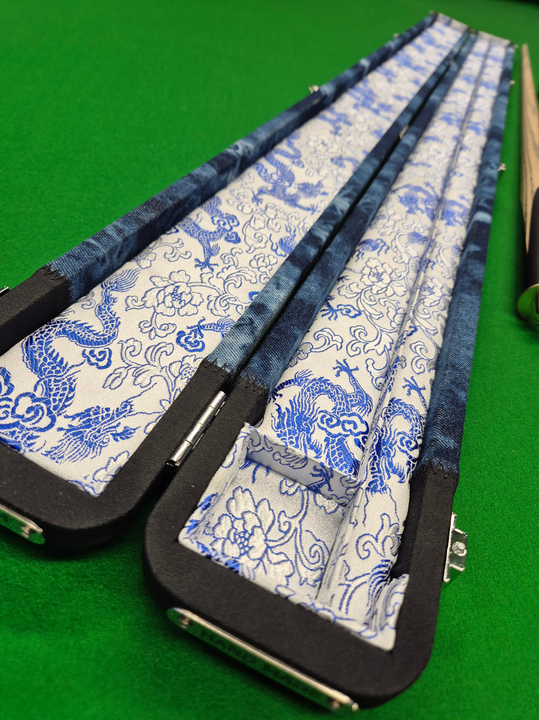 New KJ Honesty Cue & Case Set With Accessories