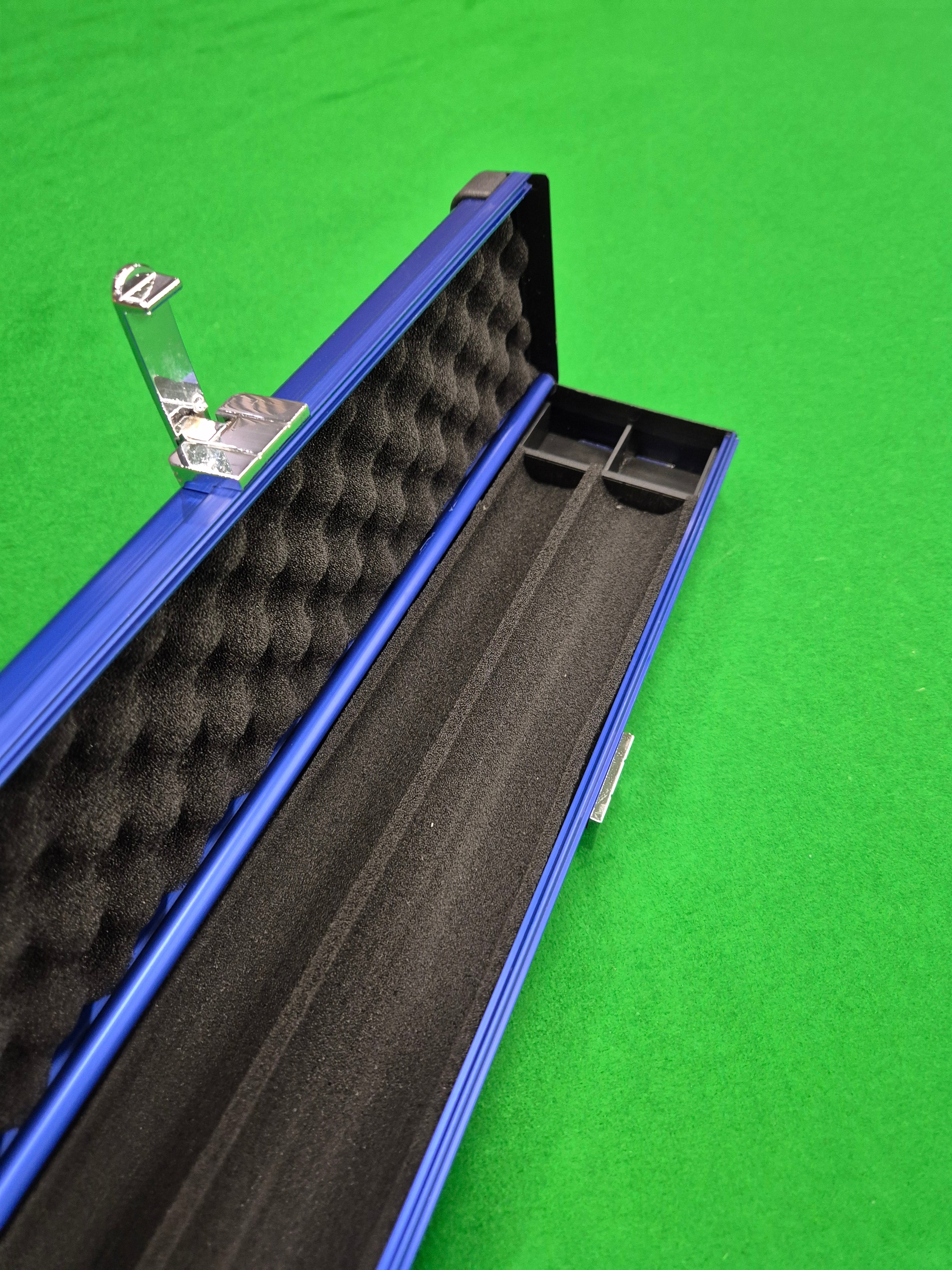 3/4 2 Slot Aluminium Blue AU04